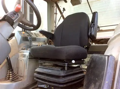 Replacement JCB Teleporter Seat - Image 8